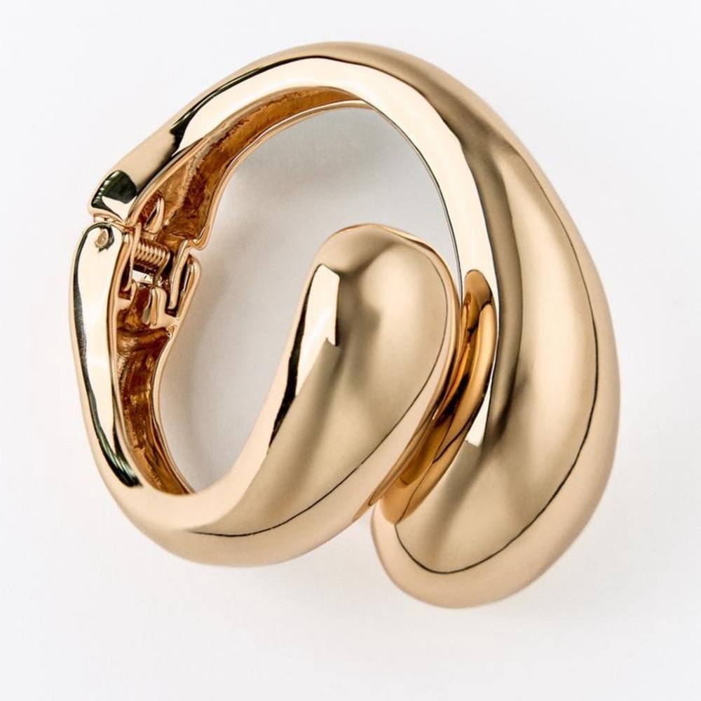 Zara Chunky Twisted Hoop Bracelet in Gold Tone